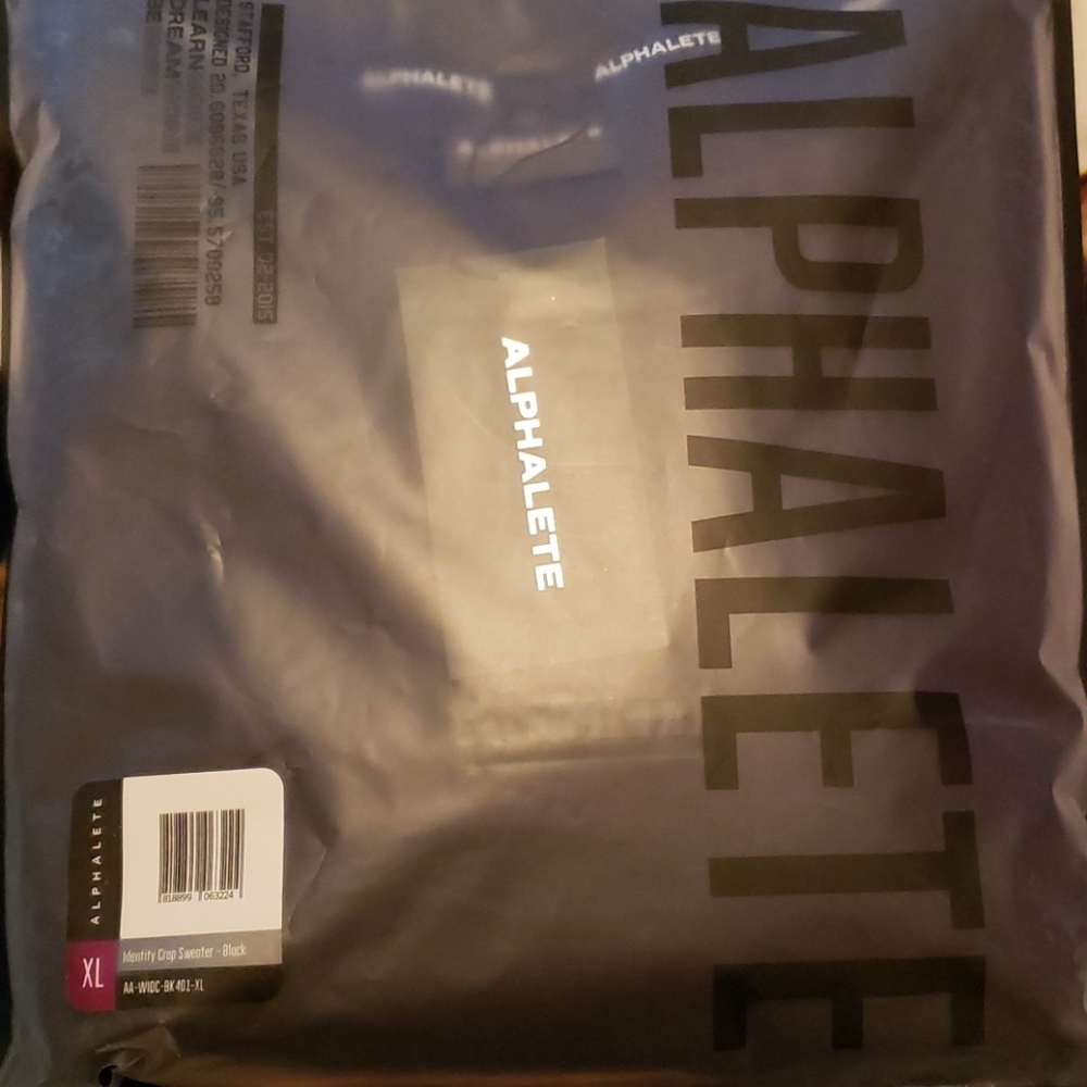 BNWT Alphalete Identity Crop Sweater Black XL